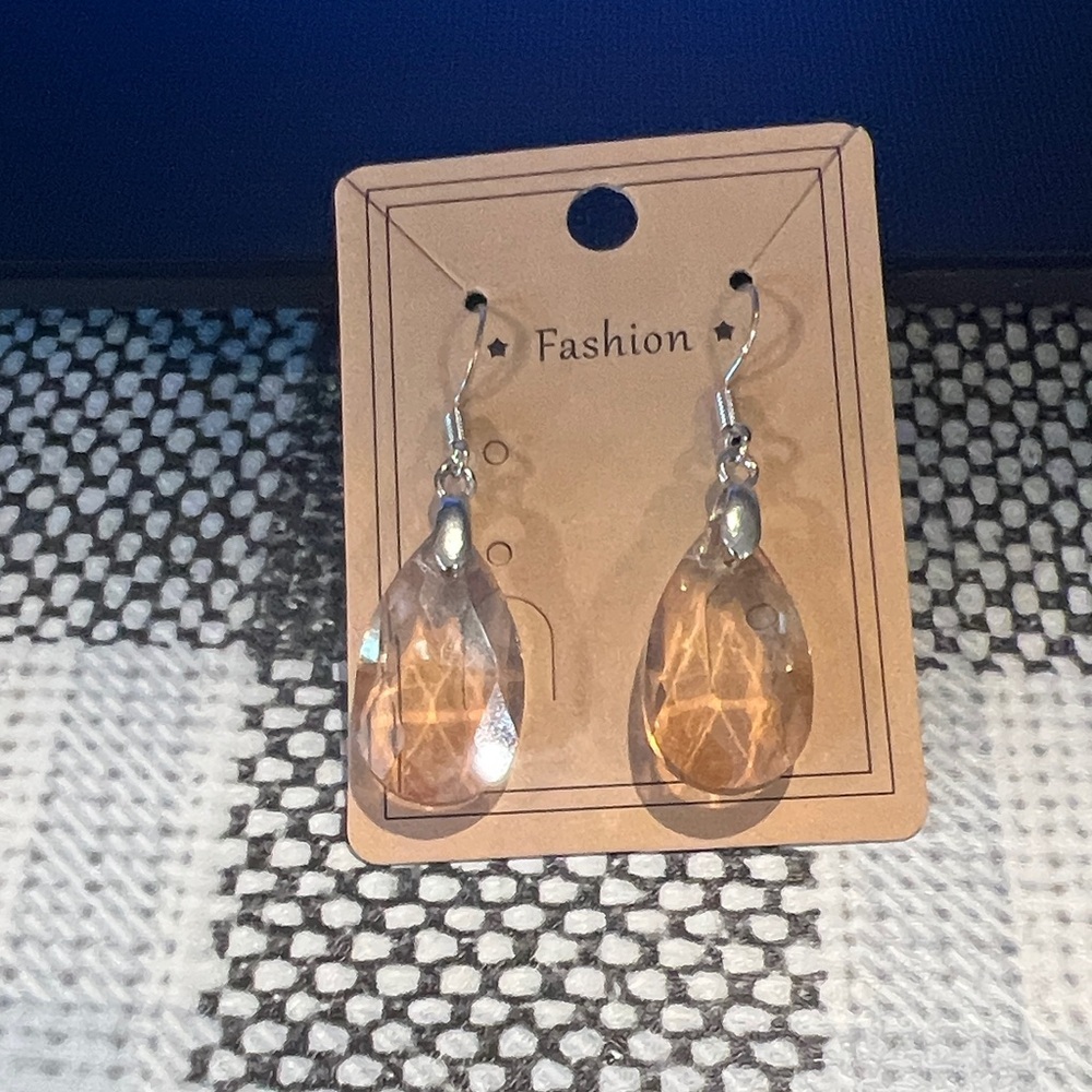 Chic Silver Teardrop Earrings